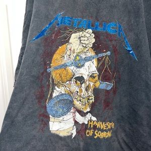 L/XL Urban Outfitters T shirt